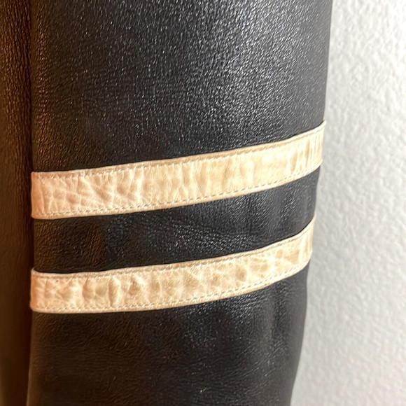 Men’s vintage leather jacket with white stripes. - Picture 6 of 16